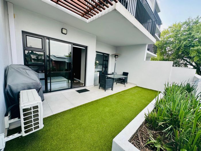 Hurlingham Gardens Apartment For Sale: Open-plan living, biometric security, prime location.