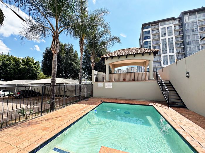 For Sale: Spacious 2-Bedroom Apartment in Sandown with 3 Parking Bays and Pool.