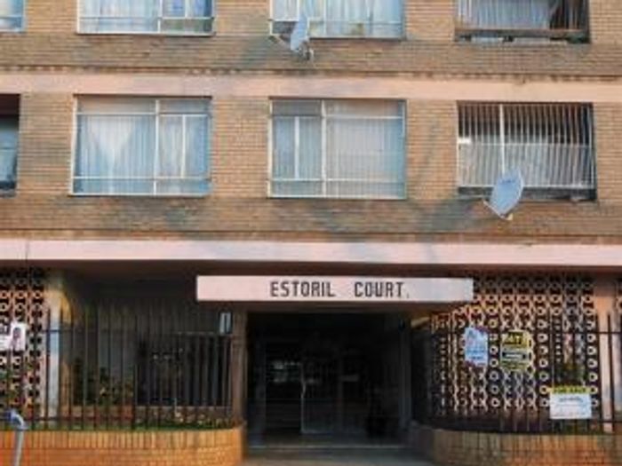 Yeoville Apartment For Sale: 2 beds, 1.5 baths, rental income potential.