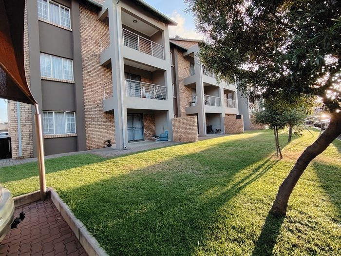 For Sale: Apartment in Monavoni with 2 bedrooms, patio, and parking.