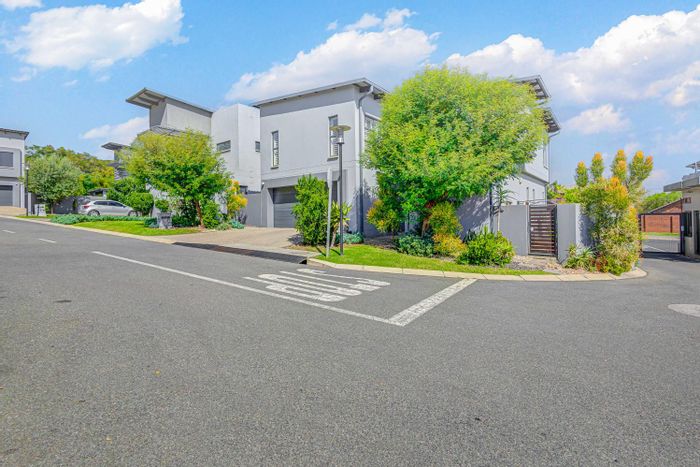 For Sale: House in Barbeque Downs with garden, pet-friendly, and secure living.