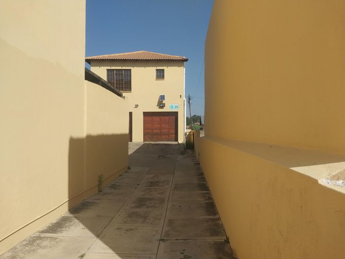 For Sale: Spacious 4-Bedroom House in Ormonde with Solar System and Home Office.