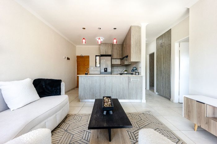 For Sale: 2-bedroom apartment in Alan Manor with pool and barbecue area.