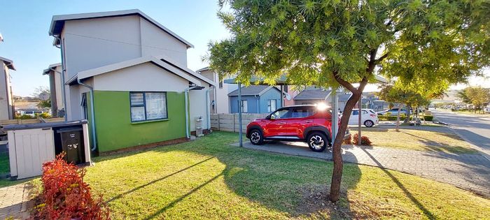 For Sale: Cluster home in Summerset with 3 beds, garden, and 24/7 security.