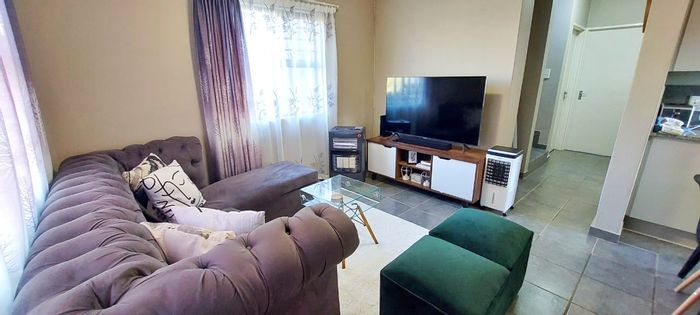 For Sale: Cluster home in Summerset with 3 beds, garden, and 24/7 security.