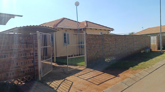 3-Bedroom House in Sky City For Sale with Secure Carport and En Suite.
