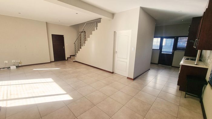 Broadacres House To Rent: 3 beds, air conditioning, patio with braai, double garage.