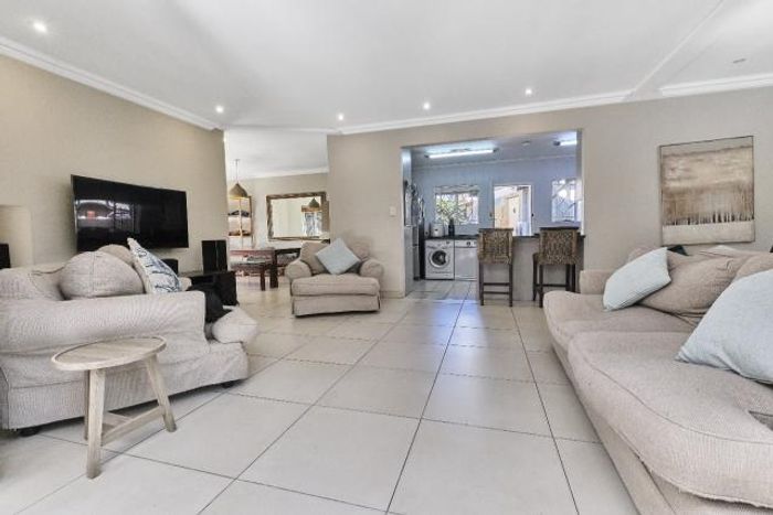 For Sale: Berario House with pool, flatlet, solar power, and spacious garden.