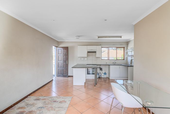 Bryanston Apartment For Sale: 2 beds, 2 baths, balcony, pool, secure estate.