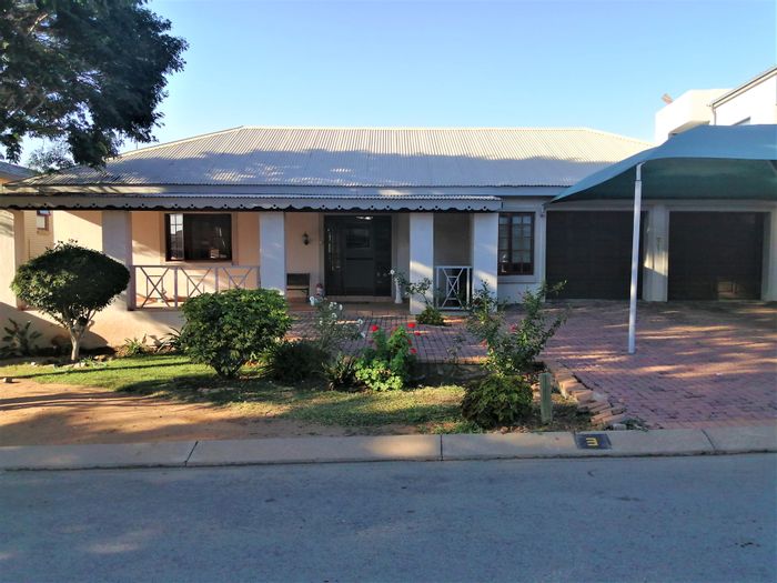Bendor House For Sale: 4 Bedrooms, jacuzzi, double garage, secure estate living.