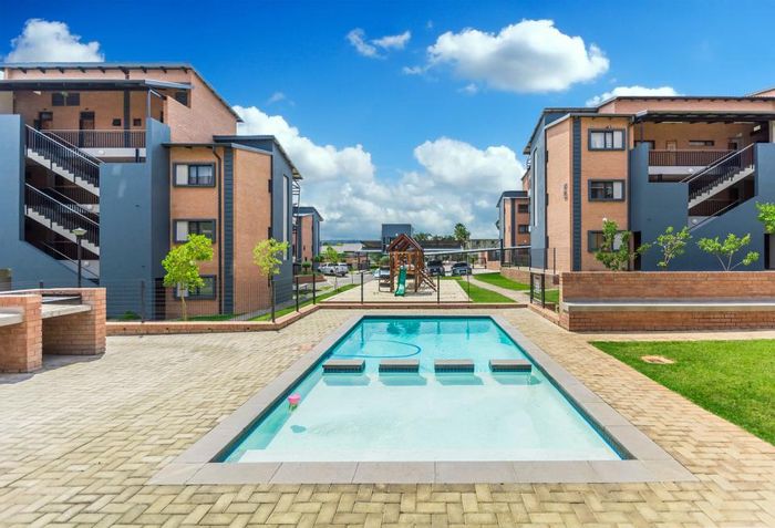For Sale: 2-bedroom apartment in Waterfall Ridge with pool, clubhouse, and appliances.