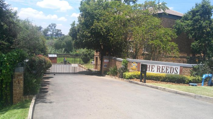 2-Bedroom Garden Apartment To Rent in Sonneglans with Built-in Braai and Patio.