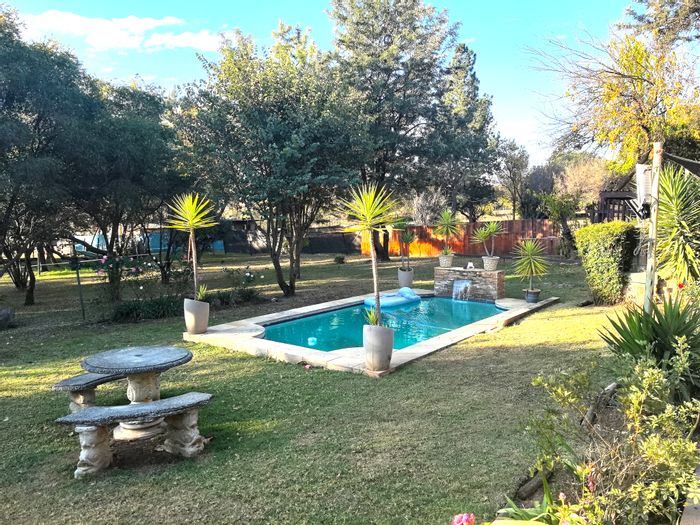 Laezonia Small Holding For Sale: Main house, cottages, stables, pool, equestrian facilities.