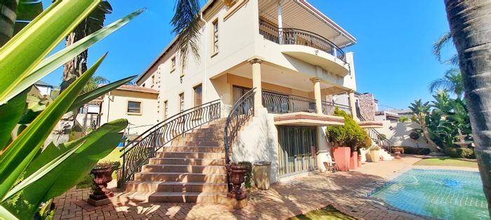 For Sale: House in Kyalami Glen Estate with pool, guest suite, and security.
