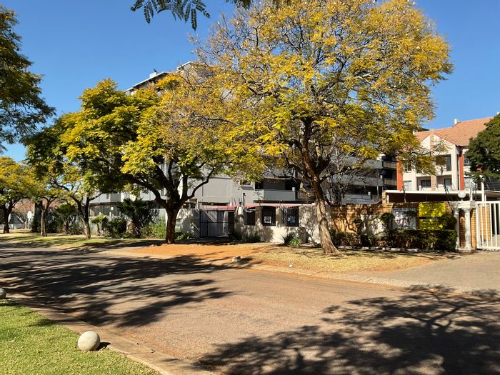 Hatfield Apartment For Sale: 1 Bed, balcony, double carport, near university.