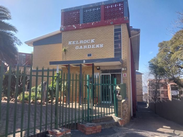 For Sale: 2-Bedroom Apartment in Lorentzville with secure access and communal garden.