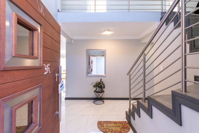 River Club House For Sale: 4 beds, pool, office suite, large garden.