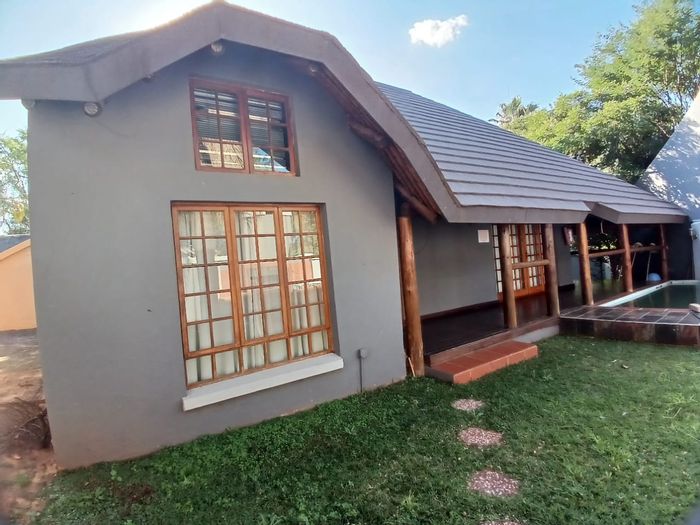 Heatherview House For Sale: 4 Bedrooms, pool, garden, business potential, ample parking.