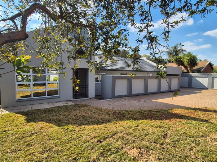 For Sale: Spacious 5-Bedroom House in Wierda Park with Pool and Garden.