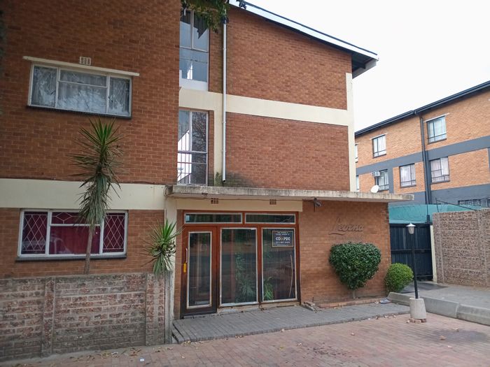 Kew Flat For Sale: 2 beds, balcony, carport, 24/7 security, near amenities.