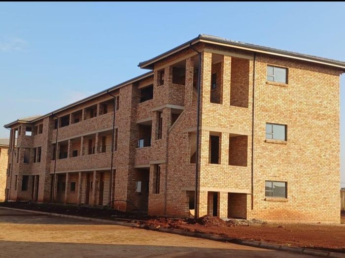 2-bed apartment to rent in Vosloorus Ext 20 with security and parking.