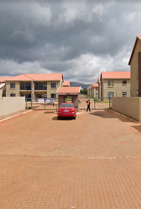 2 Bed Apartment To Rent in Lebowakgomo Zone GA, includes utilities, fiber ready.
