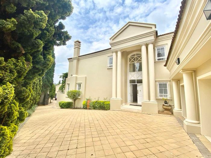 House To Rent in Sandhurst: 4 Bedrooms, 3.5 Bathrooms, Security Estate, Lift.