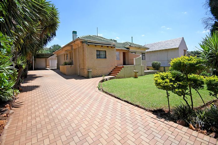 Cyrildene House For Sale: 3 Bedrooms, Pool, Cottage, Spacious Parking, Landscaped Gardens.