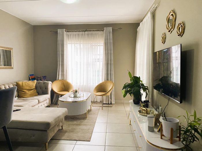 For Sale: 2-Bedroom Apartment in Glen Austin AH with secure estate amenities.