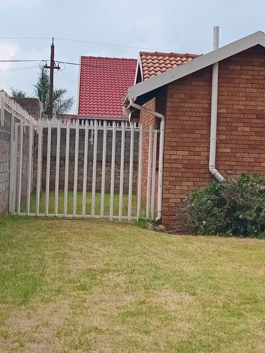 To Rent: House in Protea North with 3 bedrooms, garden, and secure parking.