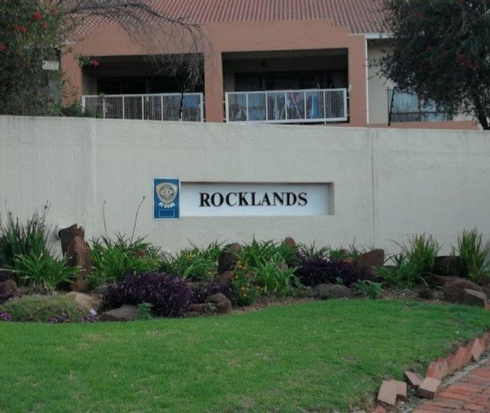 For Sale: Townhouse in Corlett Gardens with pool, security, and convenient amenities.