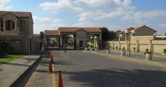 For Sale: 2-Bedroom Apartment in Noordhang with open-plan living, patio, and secure parking.