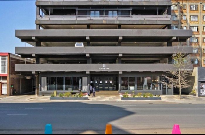 For Sale: Apartment in Maboneng with balcony, 24-hour security, and amenities nearby.