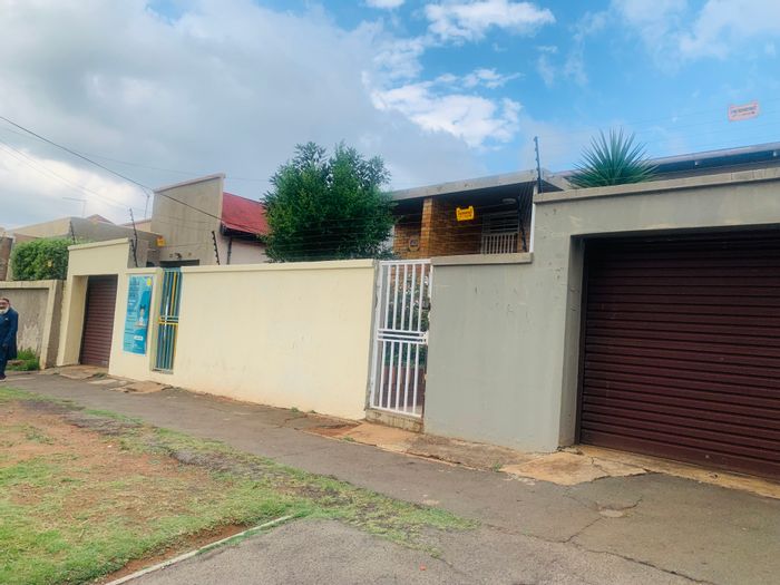 For Sale: House in Bezuidenhout Valley with 4 beds, 2 baths, and rental potential.
