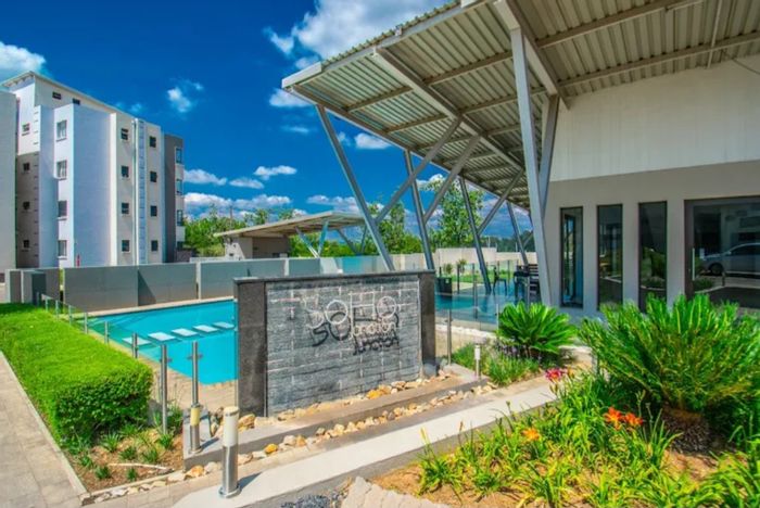 For Sale: 2-Bed, 2-Bath Apartment in Broadacres with Pool and Clubhouse Access.