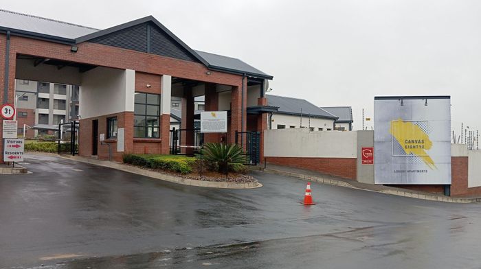 2-Bedroom Apartment For Sale in Noordhang with gym, pool, and secure parking.