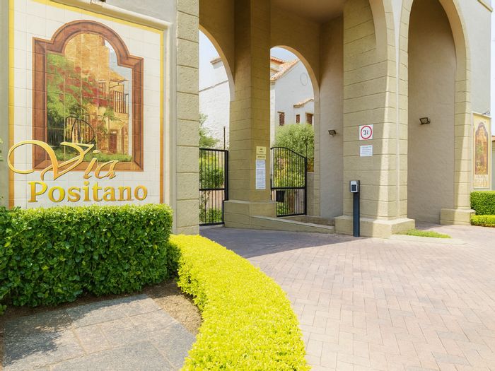 For Sale: 2-Bedroom Apartment in Paulshof with balcony, terrace, and clubhouse amenities.