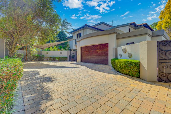 Kyalami Estates House For Sale: Pool, bar, solar panels, and spacious garden.