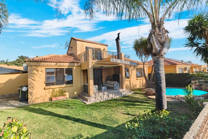 House for Sale in Barbeque Downs: 3 Bedrooms, Pool, Pet-Friendly, Secure Living.