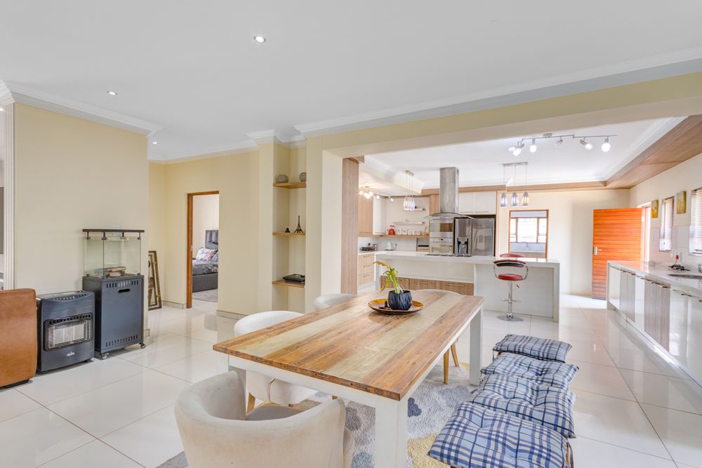 dinning area and kitchen