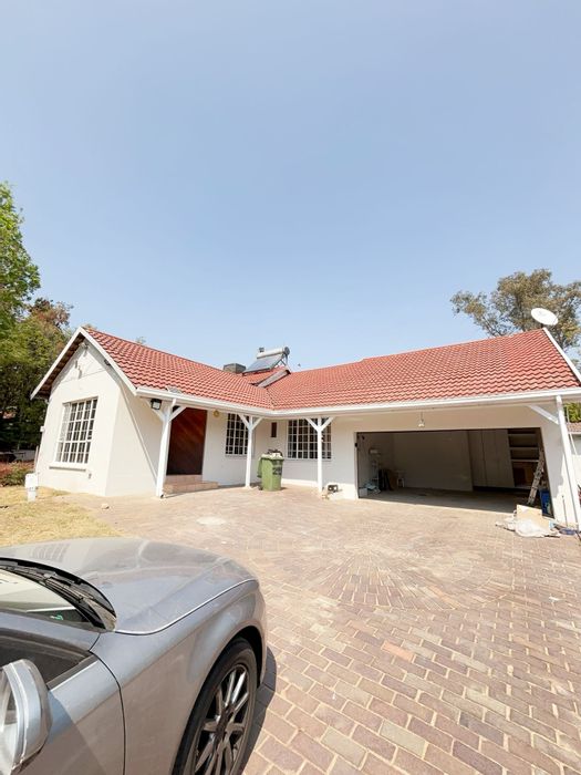 4-Bedroom House To Rent in Woodmead with Pool, Solar, and Helpers Quarters.