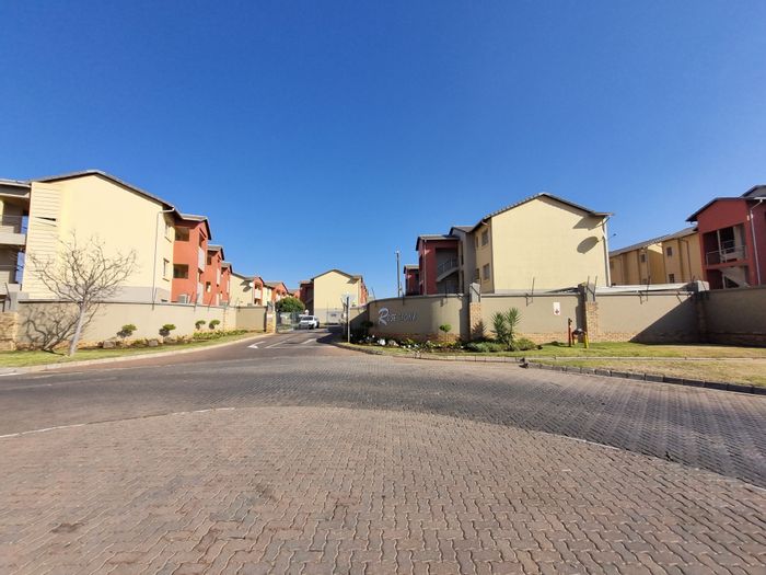 For Sale: Apartment in Monavoni with 2 beds, patio, playground, and parking.