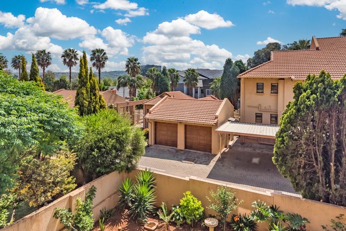 For Sale: 2-Bedroom Townhouse in Bedfordview Central with pool, tennis court, and pet-friendly.