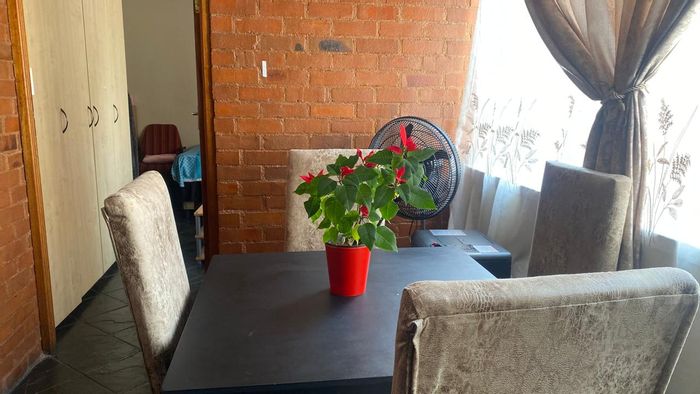 For Sale: Apartment in Marshalltown with 24-hour security, gyms, and prime location.