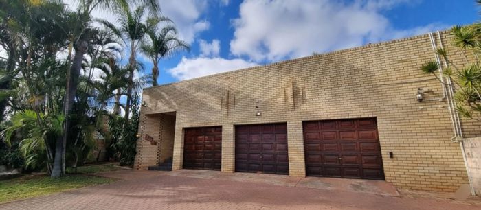 For Sale: Bendor Ext 16 House with pool, games room, and ample parking.