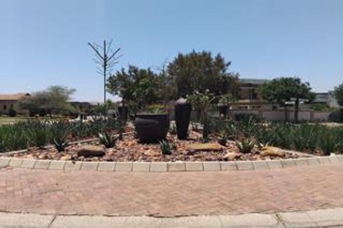 For Sale: Bendor House with 5 bedrooms, gym, theater, and open-plan living.