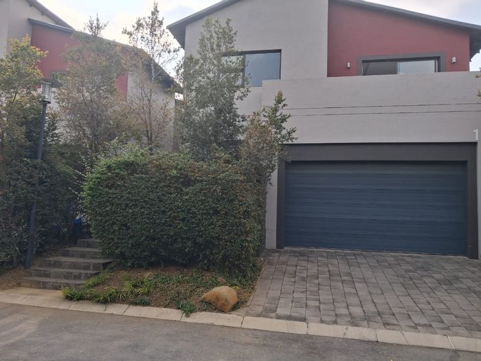 For Sale: Cluster in Witkoppen with 3 beds, 24-hour security, and parking.