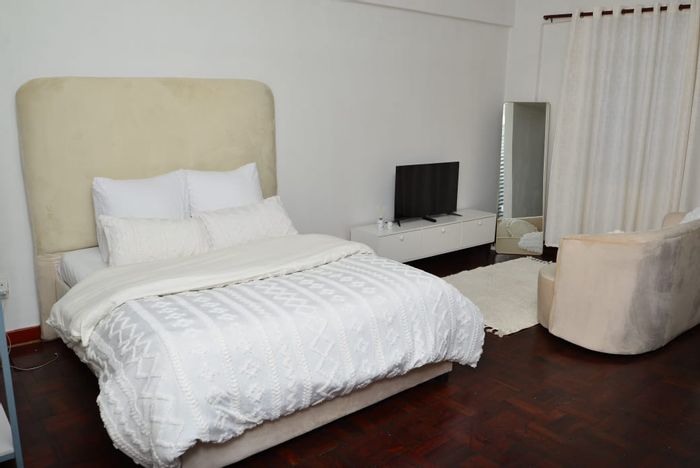 Apartment For Sale in Maboneng: Ideal for investment, near nightlife and amenities.