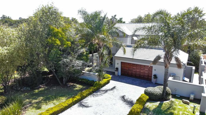 Stunning Greenstone Hill House for Rent: Spacious, Modern Living with Scenic Views!