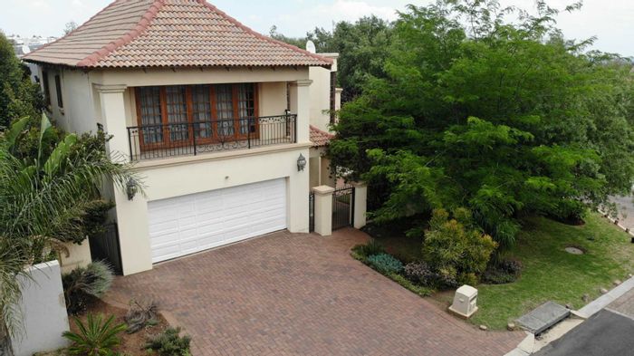 Charming Greenstone Hill House For Sale: Spacious Living, Garden Views, and More!